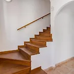 度假居 Tantulia El Conde 2 *